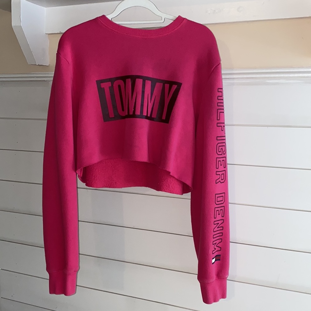 tommy cropped crewneck